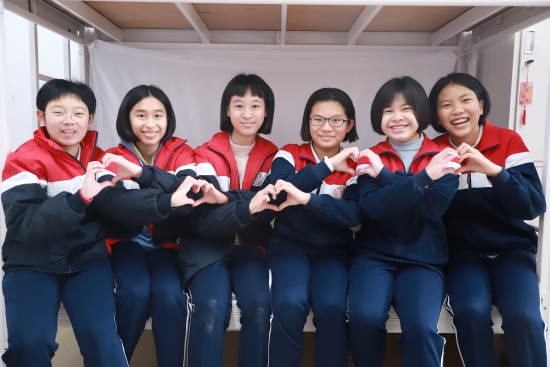 已處理22  新學(xué)期，我們又見面了！比心（昆侖學(xué)校）.JPG