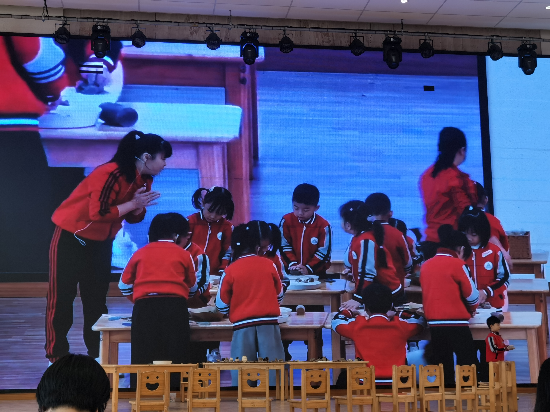 3.梁錦文《”泥“好，樹葉.jpg